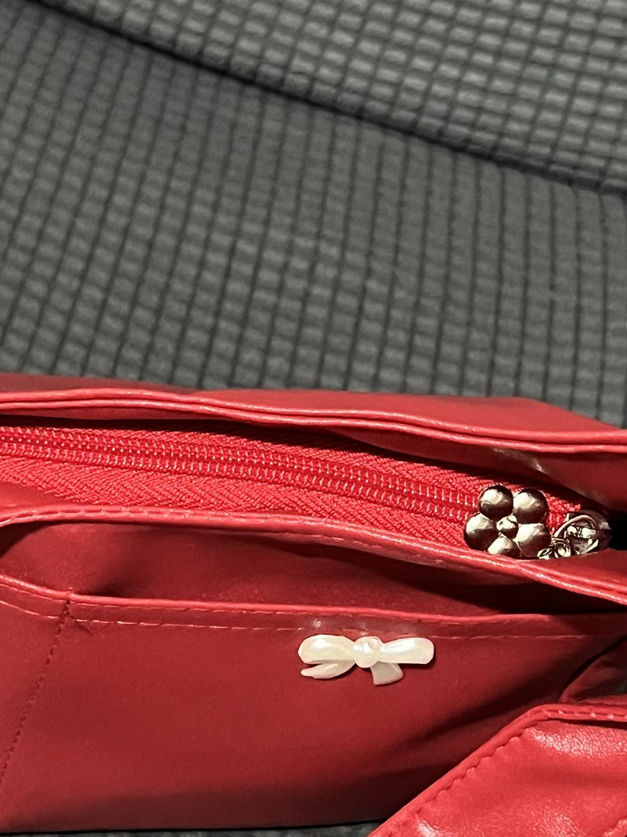 CJAlLE_'s tweet photo. lfb wts ph

eoe lola bag in cherry 🍒 (new, not use)
₱299 https://t.co/QzBj7D0zAR