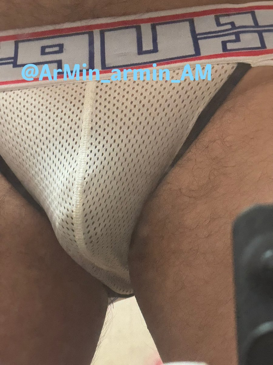 颱風天
濕的就剩內內是乾的啦