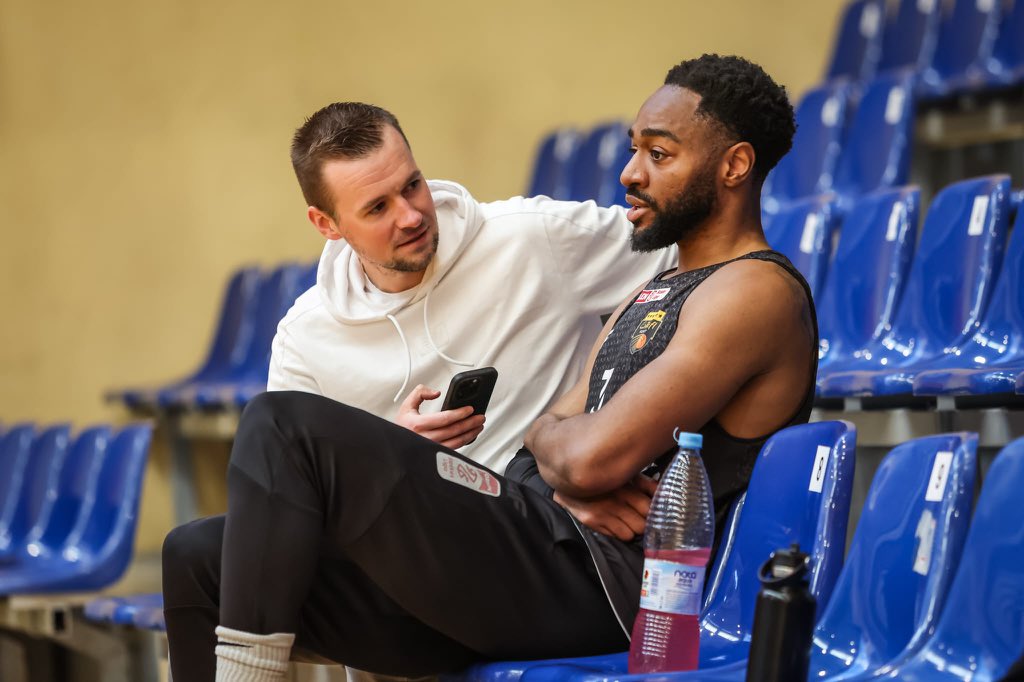Good luck Aaron ✅🙋‍♂️ #plkpl