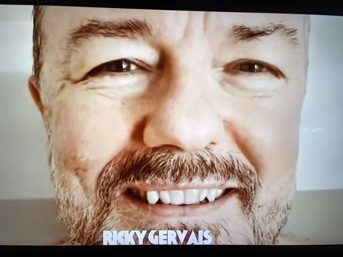 今日までしか観れないと知って、昼から見直しBack to The Beginning

ファンや大御所ミュージシャンのコメントも流れるけど、
Ricky Gervaisが風呂の中からオジーにメッセージ送ってるのめっちゃ笑った😂