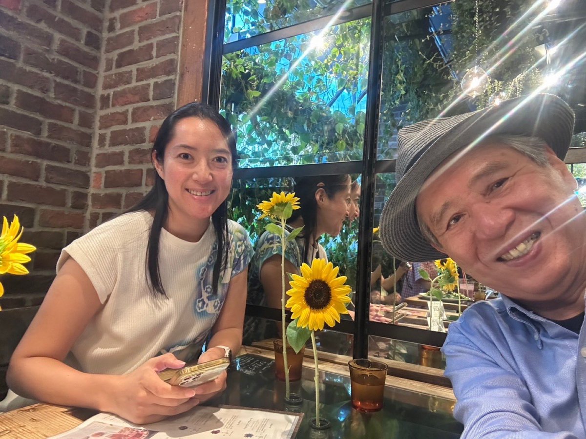 森田さん(島バナナ協会の代表理事)と
島バナナについて話していました🍌

沖縄で、10㎝未満の島バナナを育てている人は教えて下さい^ ^