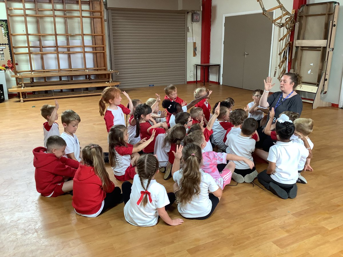 MillbrookRec's tweet image. Thank you to Rosie from @LiverpoolEmpire for a fantastic puppetry workshop! #mbarts #creativeexpression