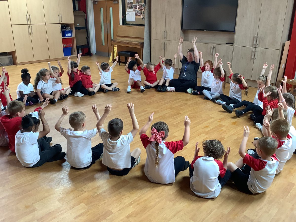 MillbrookRec's tweet image. Thank you to Rosie from @LiverpoolEmpire for a fantastic puppetry workshop! #mbarts #creativeexpression