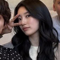 수지님 이목구비,,