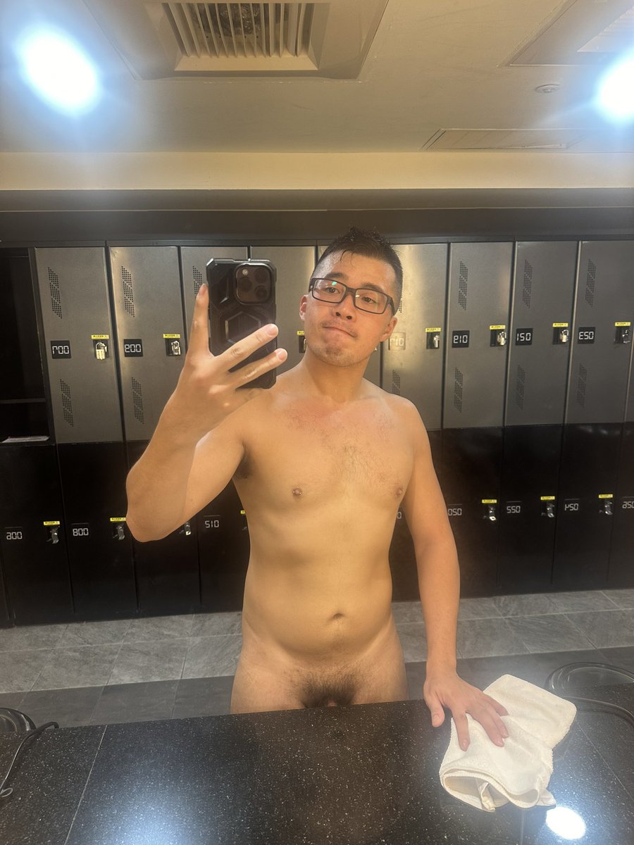 實在太熱了 只好空班跑去百元理髮剪頭髮🥵🥵

還好有萵苣可以去沖澡🤣🤣

剪完真清爽