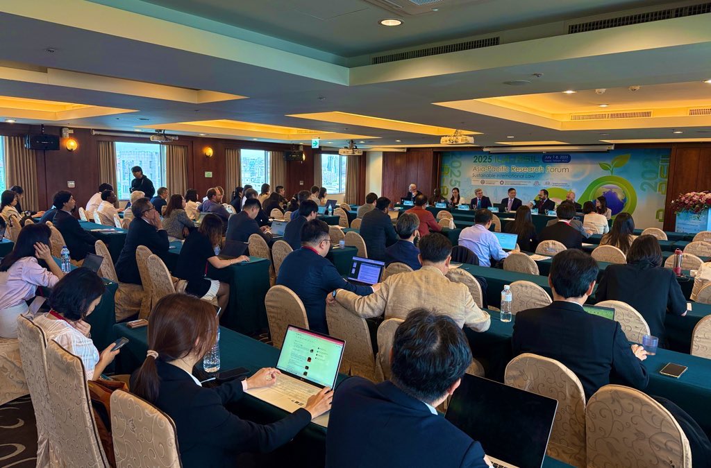 Ching-Fu Lin (@chingfulin) on Twitter photo The Organizing Committee for the 2025 <a href="/ILA_official/">International Law Association (ILA)</a> <a href="/asilorg/">ASIL</a> Asia-Pacific Research Forum is happy to announce the four prize winners to recognize their outstanding papers and contributions to the field of international law, with Former President Ma Ying-jeou delivering the prizes The Organizing Committee for the 2025 <a href="/ILA_official/">International Law Association (ILA)</a> <a href="/asilorg/">ASIL</a> Asia-Pacific Research Forum is happy to announce the four prize winners to recognize their outstanding papers and contributions to the field of international law, with Former President Ma Ying-jeou delivering the prizes
