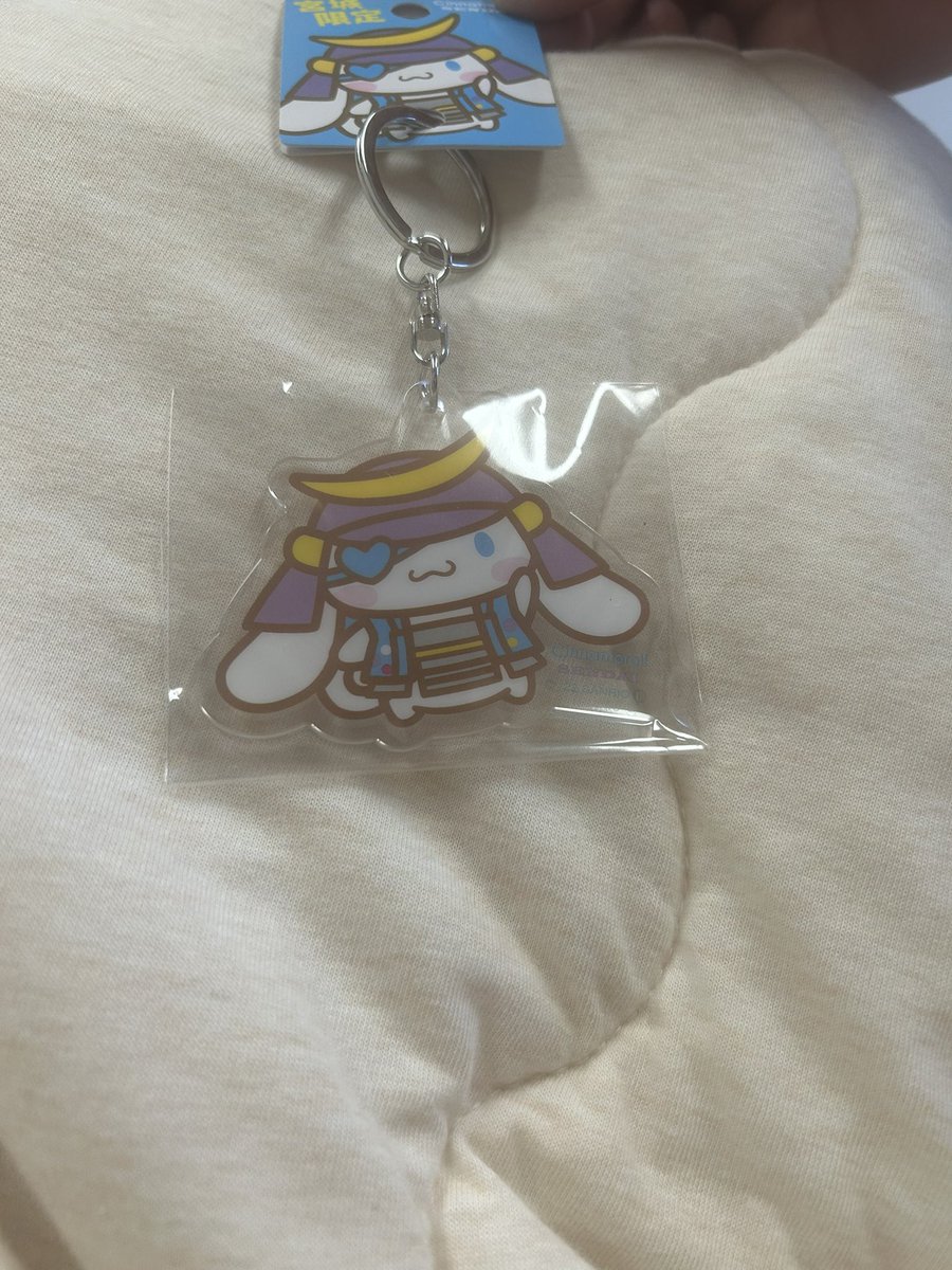 今日はラグビー部の同期二人が、仕事の休憩時間に来てくれて仙台土産を貰いました！二人とも今は研修医一年目で、スクラブ姿が似合っていてめちゃかっこ良かったです！
早くお前も医者になれよ、待ってるからなと言われたので、おう！と返しておきました。良い友に恵まれて幸せです^_^