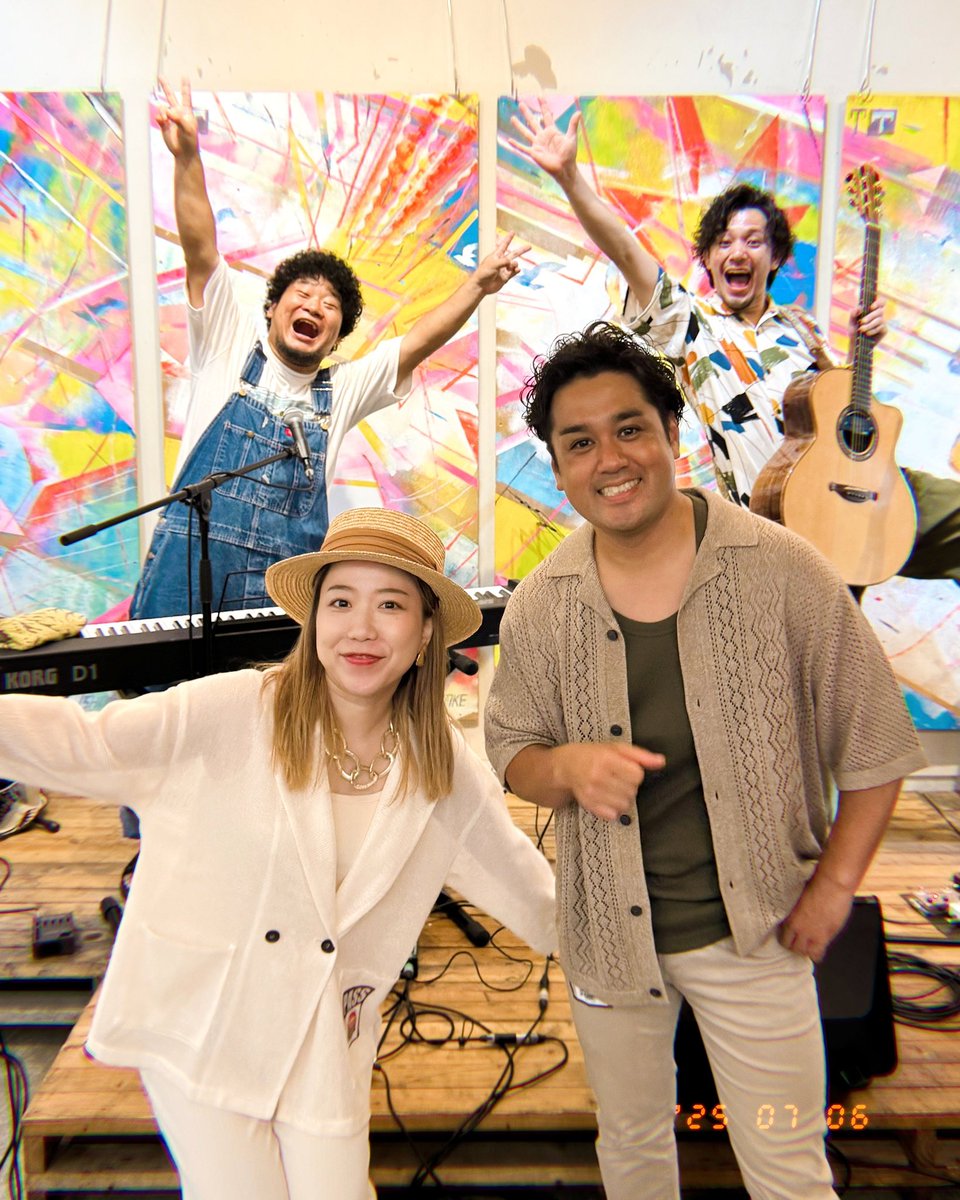 KENMINA_'s tweet photo. 先日は、暑い中グイフェスにご来場くださった皆様、本当にありがとうございました！

思い出いっぱいのグイットーネ！
このお店がなかったら、今の自分達はなかった大切な場所！

今回KENMINAは、LIKALIFEのお2人にサポートいただき、コラボもさせてもらいました！
久しぶりの顔ぶれで楽しかったー🌻 https://t.co/W1KiOO49uB