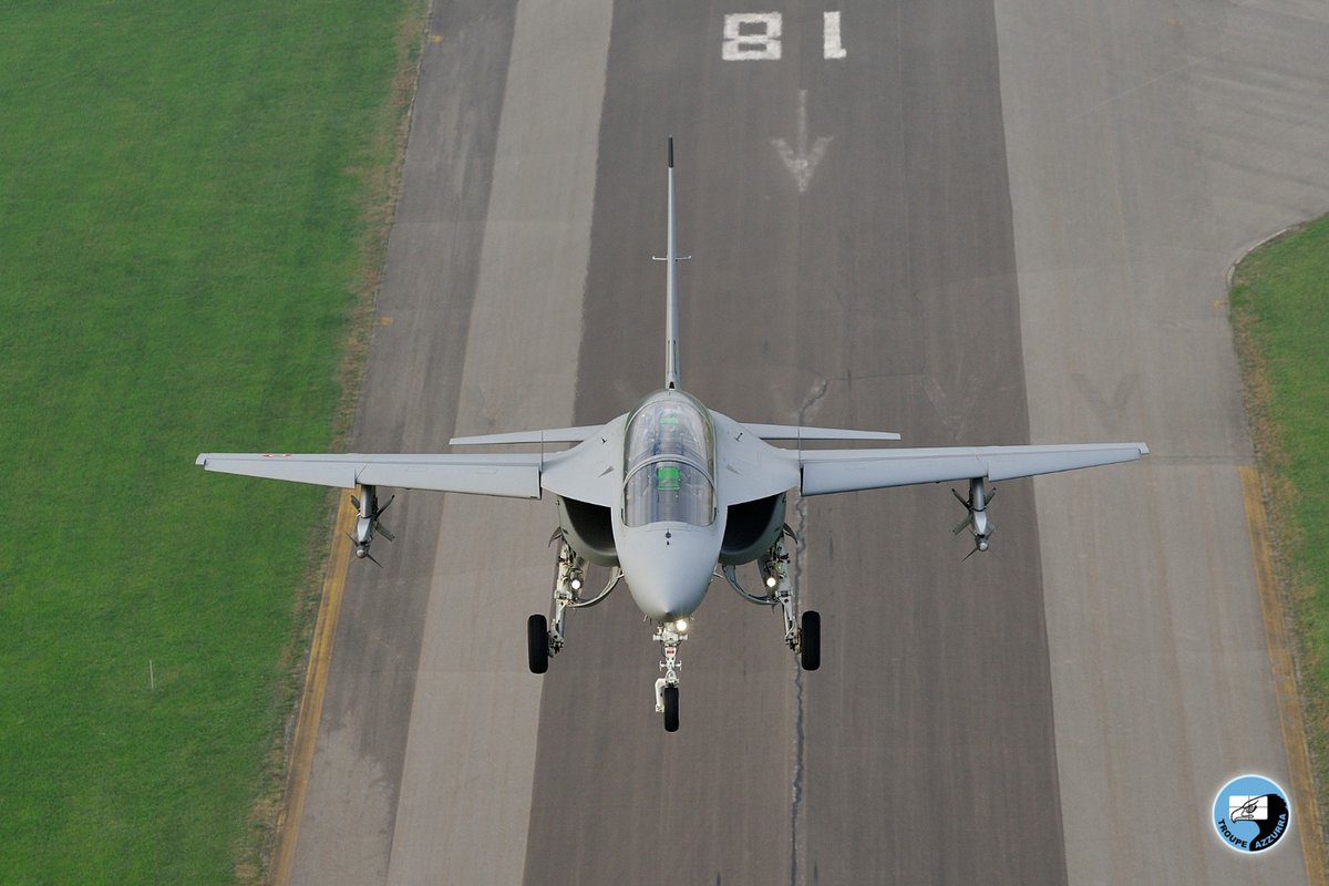 NATO_AIRCOM's tweet image. Pilots from 🇩🇪🇬🇷🇮🇹 & Global Partners 🇦🇹 🇸🇬 complete advanced flying training at the International Flight Training School in 🇮🇹
International defence cooperation maintains NATO's collective defence & the integrity of NATO airspace
Read more: ac.nato.int/archive/2025-2…