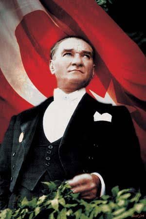 Ne mutlu ki Dünya ve Türk vatandaşı bir Türk'üm. İnsana olan tavrımı yalnızca "iyi/kötü" oluşu belirler.

Her T.C. vatandaşının Atatürk'e saygı borcu olduğuna inanır, bundan yoksun olana gereğini yaparım.

Bu kimin zoruna gider veya o kendini nasıl adlandırır, umurumda değil!