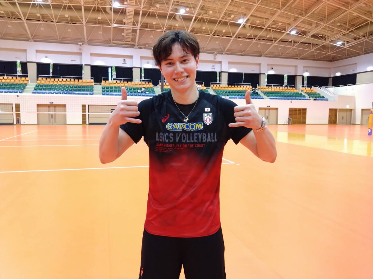 JVA_Volleyball's tweet photo. #バレーボール男子日本代表

／
7月5日（土）から沖縄合宿がスタート
＼

#石川祐希 選手 #山内晶大 選手 #山本智大 選手 #小野寺太志 選手 #髙橋藍 選手が本合宿から合流です！

本日はファンの皆様の前で公開練習🏐
お集まりいただきありがとうございます🙏

#volleyball 
 #勇往邁進LosAngeles2028 https://t.co/KiETh3DNbN