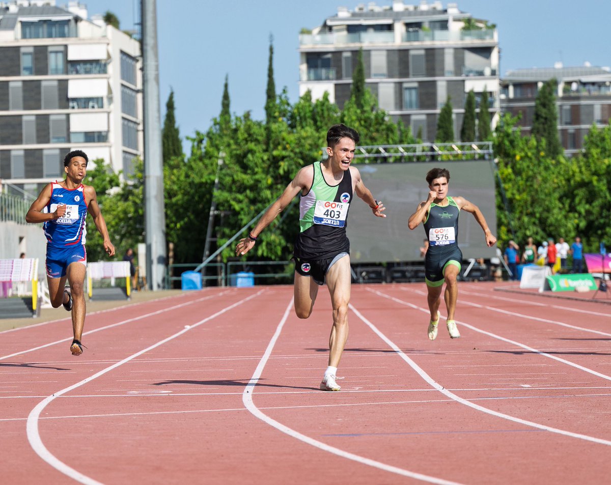 🇪🇸 Campeonato de España Sub18 – Castelló
¡Fin de semana de grandes logros! 🙌🔥

🥇 Hugo Fernández se proclama Campeón de España en los 200m lisos con un impresionante 21.08, que habría sido récord de España si el viento hubiera sido legal. ¡Un carrerón! 🚀💨