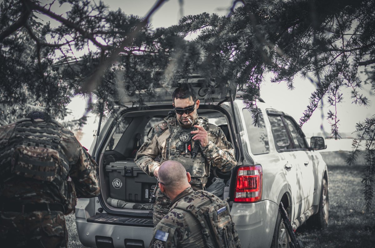 Yakedausa's tweet photo. You don’t need to be at war to take your loadout seriously.
 Prepared is a mindset.

#YakedaGear #TacticalSetup #ModularLoadout #EverydayTactical #TacticalLook #FieldReady #GearThatWorks https://t.co/dtrf8zx5vf