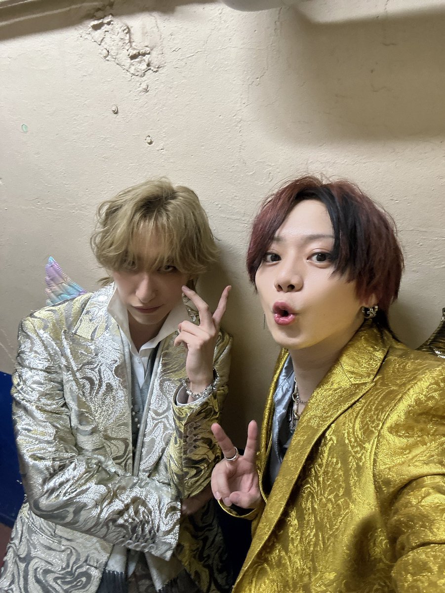 ryuji7117's tweet image. 刀剣乱舞の稽古に合流し、バタバタしていたため更新が滞っておりました。
アクターズリーグありがとうございました。
熱い試合、それを祝う花火。風情でしたね。
パルコ・プロデュース2025
カタシロ~Relive vol.2~
大阪公演に患者役として出演致します。
こういったスタイルの物に出演するのは初
