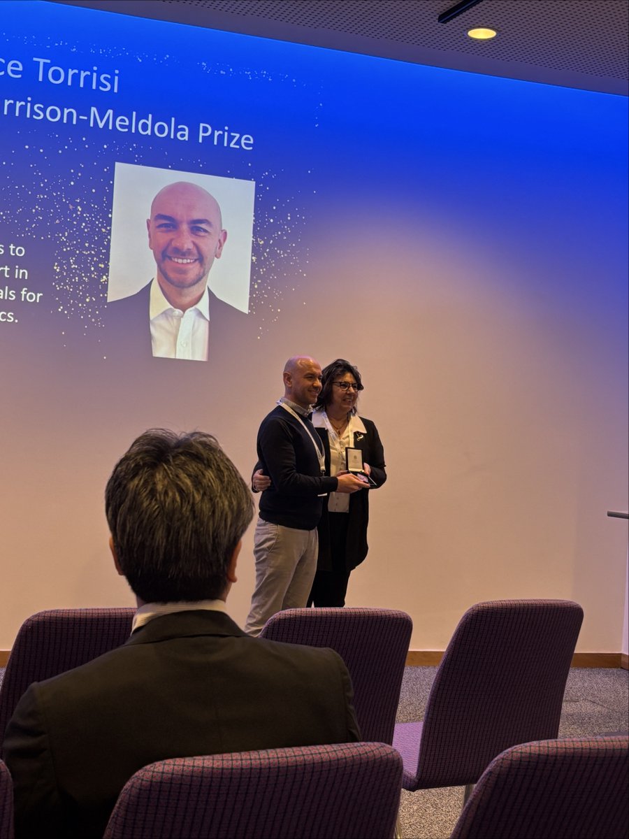 CheMResImperial's tweet image. 🎉 Huge congratulations to Dr Felice Torrisi from @ImperialChem for receiving the 2024 Harrison-Meldola Prize at the #RSC #MC17 conference! 🏆👏
We’re proud to have such pioneering research at @imperialcollege! 💙
#Chemistry #2Dmaterials #PrintedElectronics #ImperialProud