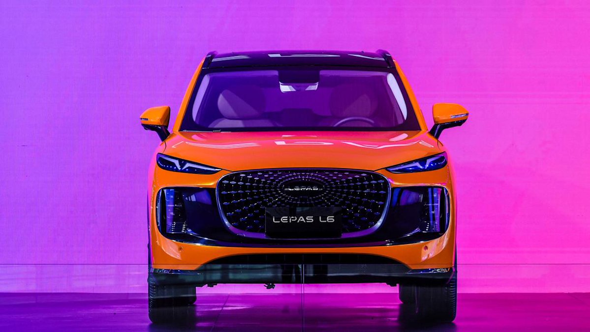 BuzinessX's tweet image. ANOTHER CHINESE CARMAKER TO LAUNCH IN SA
A stylish new Chinese brand, Lepas, will make its South African debut in 2026, promising to shake up the premium SUV market.
Lepas aims to win over younger, tech-savvy drivers with bold design, smart features, and versatile powertrains…