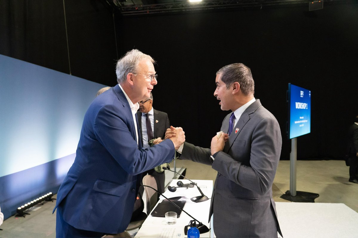 Honored to connect with MP Axel Voss at #IGF2025.
We discussed digital policy, AI governance &amp; global cooperation.
Proud to represent #Bahrain in shaping a safer, smarter digital future. 🌍🤝
#InternetGovernance #DigitalTransformation #AI