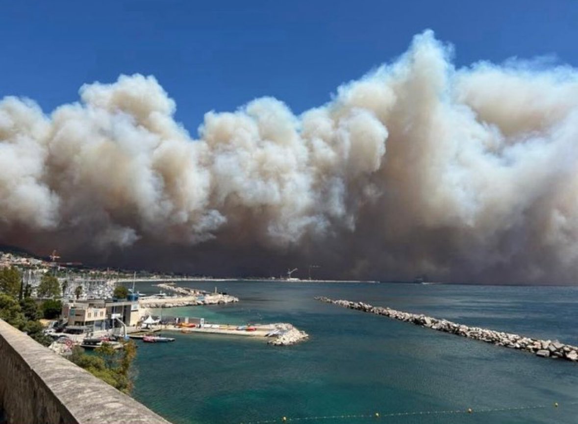 🚨 L’incendie est à l’heure actuelle incontrôlable.