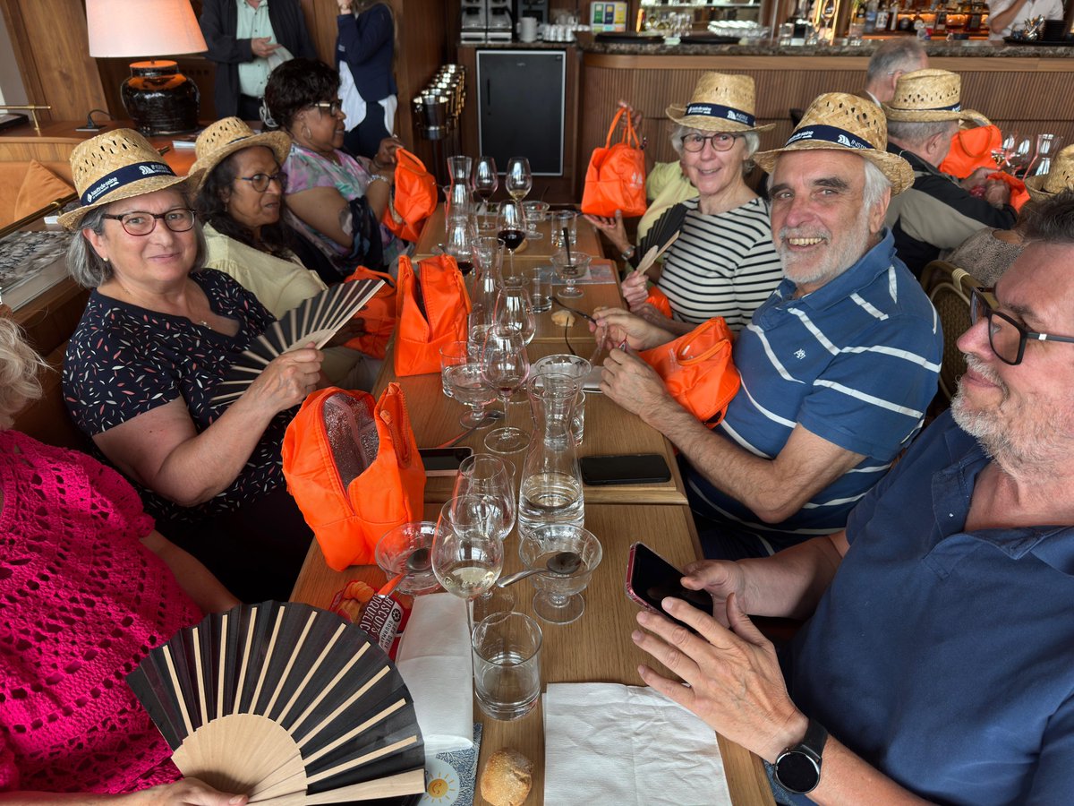 instituthds's tweet image. 🌞 Ce mardi 8 juillet, @dlarghero, Vice-président des @hautsdeseinefr et Maire de @VilledeMeudon, était aux côtés des seniors de #Meudon et de #FontenayAuxRoses pour la 3ème journée de la campagne #SourireDEté.

Un moment chaleureux et convivial au restaurant Les Roseaux, au cœur…