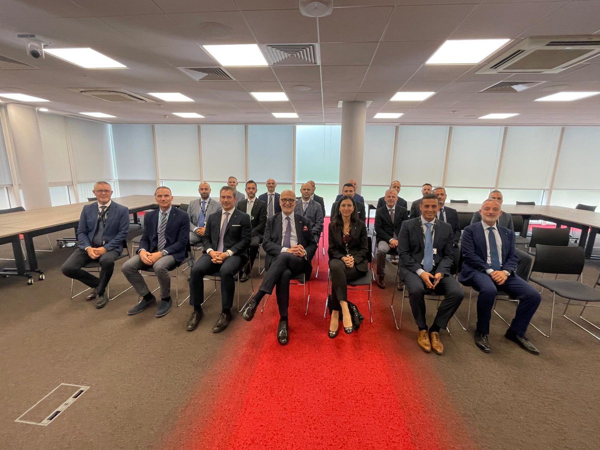 ItalyinUK's tweet photo. Italian Amb @InigoLND attended the ribbon-cutting ceremony of #GCAP International Government Organisation & JV Edgewing HQs in Reading—a key milestone for the strategic Italy-Japan-UK initiative. Italian Air Force staff contribute skills & experience! #JAIEC #Leonardo #BAESystems https://t.co/yQWvPdNTNT