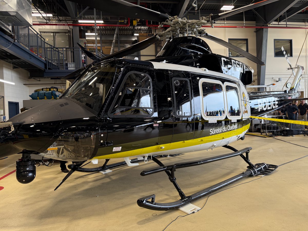 fbonnardelCAQ's tweet image. Deux nouveaux hélicoptères Subaru Bell 412EPX rejoignent la flotte de la @sureteduquebec. Des appareils modernes et polyvalents pour appuyer les missions de recherche et sauvetage, évacuation, transport d’équipes et surveillance sur tout le territoire.