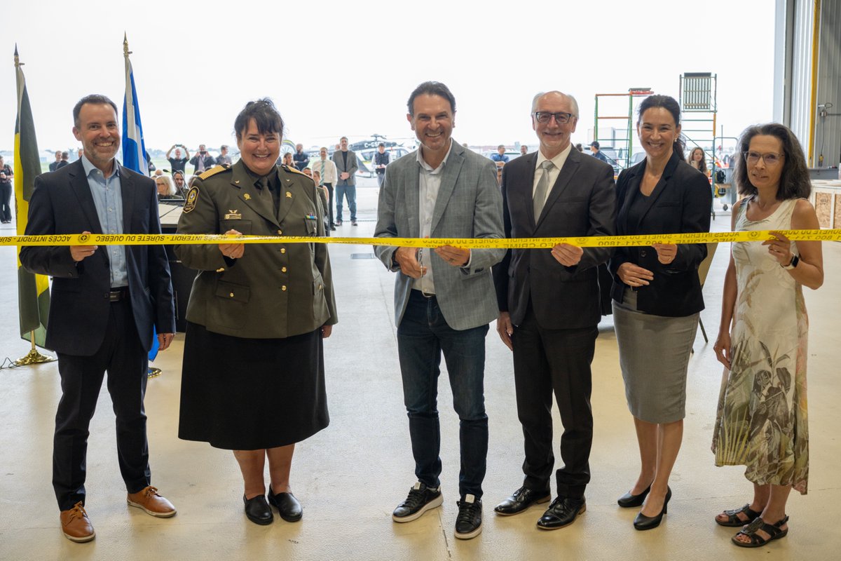 fbonnardelCAQ's tweet image. Deux nouveaux hélicoptères Subaru Bell 412EPX rejoignent la flotte de la @sureteduquebec. Des appareils modernes et polyvalents pour appuyer les missions de recherche et sauvetage, évacuation, transport d’équipes et surveillance sur tout le territoire.