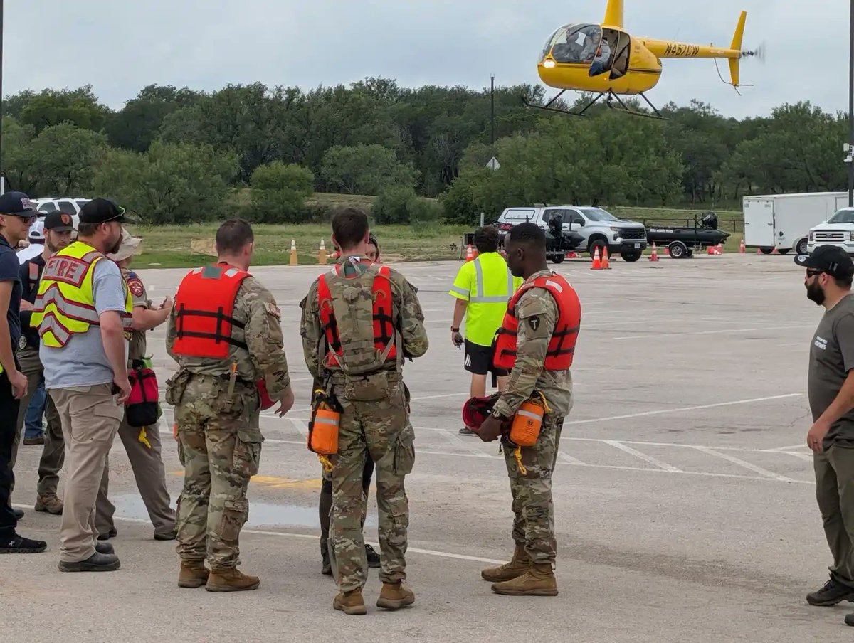 ARNGDirector's tweet image. The @TXMilitary continues to do incredible work in Kerr County during this challenging time. Their decisive engagement and unwavering dedication shine through as they partner with civil authorities in responding to the severe flooding. This collaboration highlights the incredible…