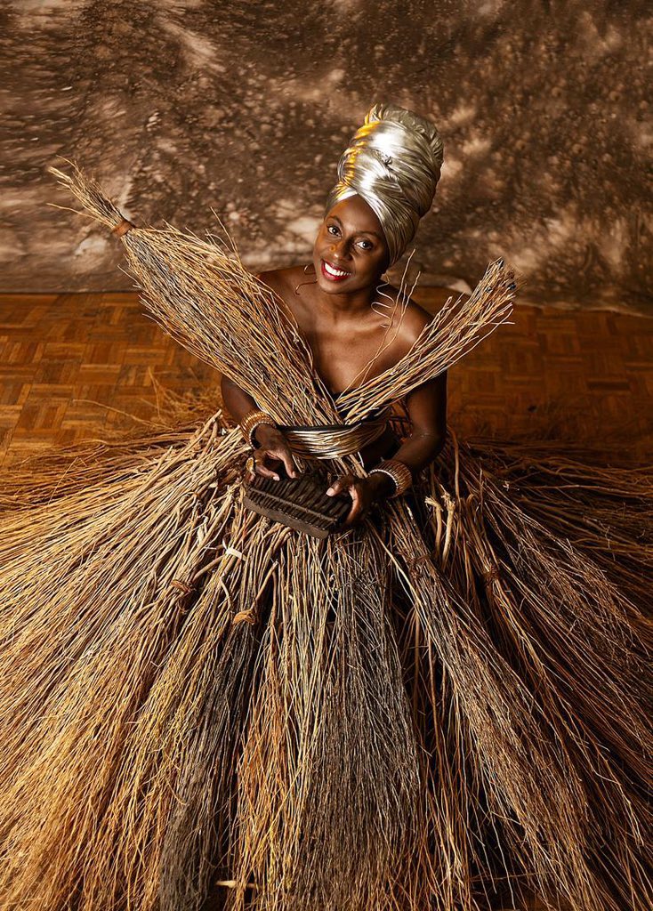 mwenjemathole's tweet image. Appreciating the beauty of originality, the beauty of Africa! @Hope Masike
Dada nedzinza rako, chimiro chako nedzinza rako
Pembedza rurimi pwere dzigoyemura (The late Dr Oliver Mtukudzi)
#ZvinhuZveseZvichanaka
#Z³