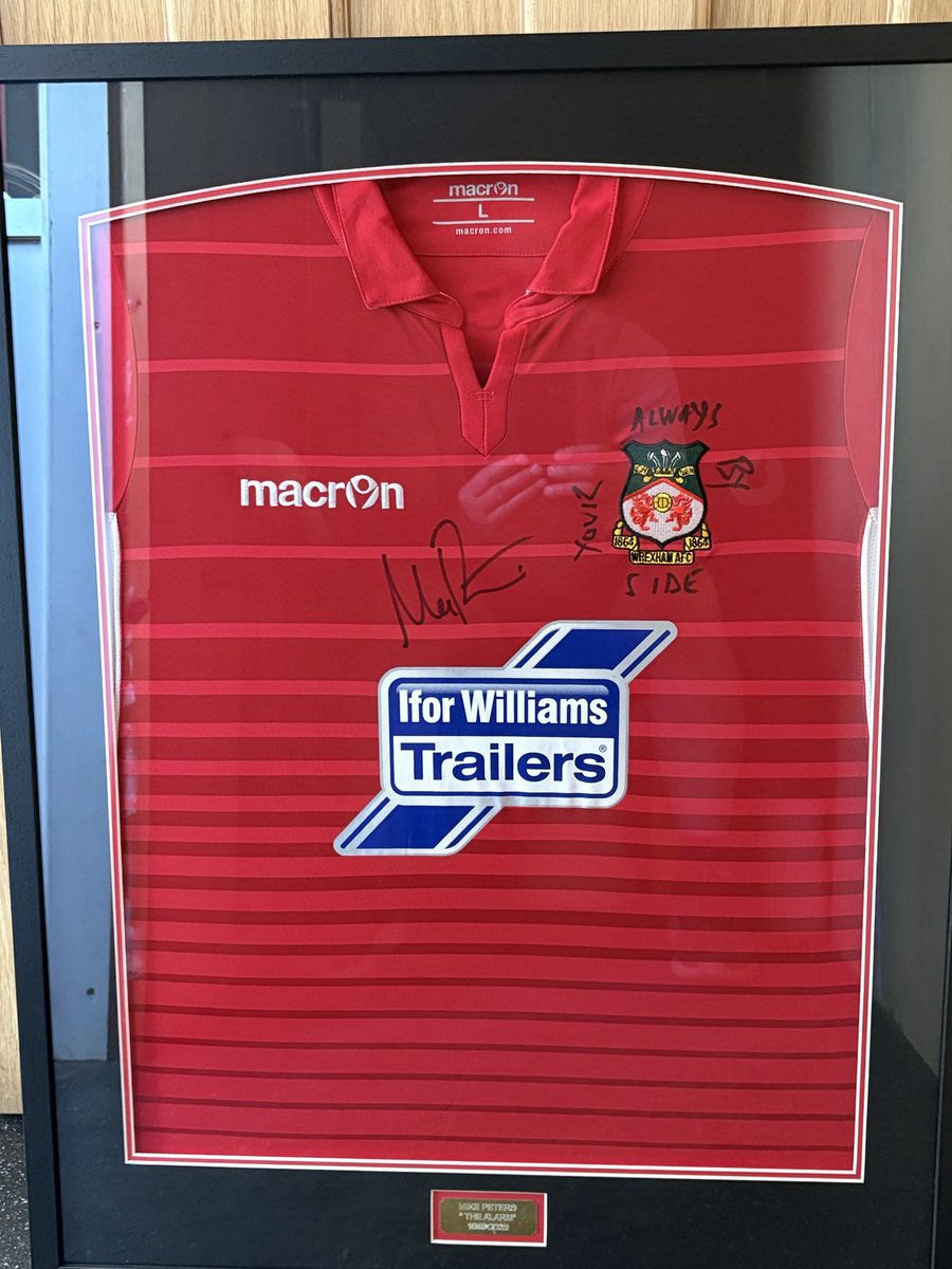 Another first class job from the artisan framer Paul ⁦<a href="/pgframingltd/">P G Framing Ltd</a>⁩ 👏 signed by the legend and super guy Mike Peters R.I.P ❤️ Love, hope,strength.😢