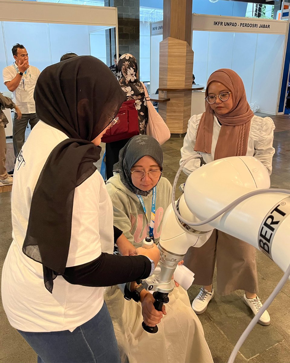 ROBERT® made a powerful impression at PIR PERDOSRI JABAR 2025 in Indonesia! 🇮🇩

Our sales partner, Enam Warna, showcased ROBERT®’s advanced rehabilitation capabilities - this time in Bandung, West Java. 👏