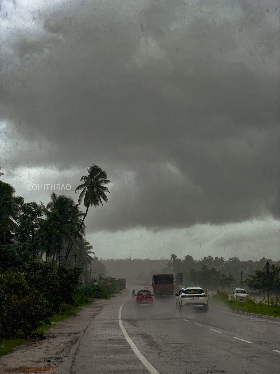 Somewhere on the highway #uttarakannada #karnataka #india