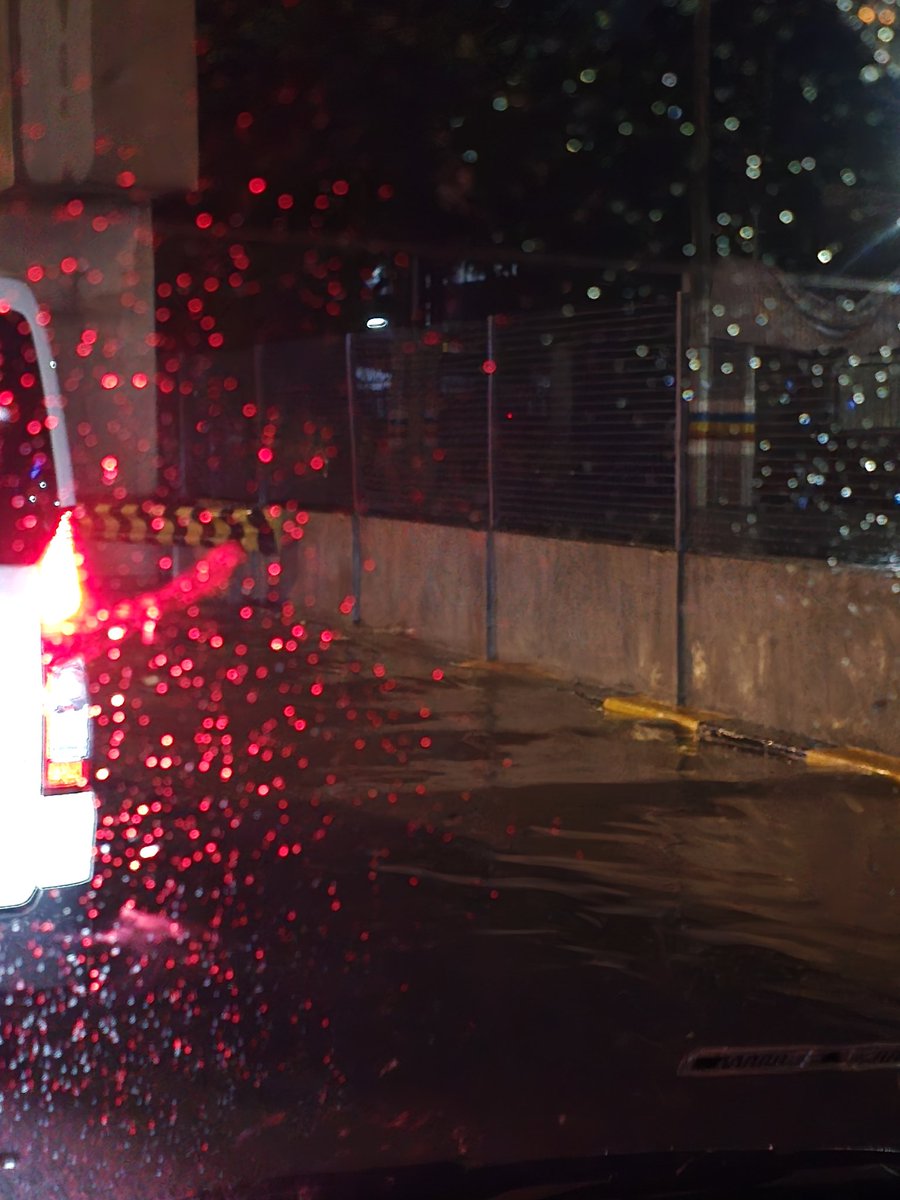 j0annn3's tweet photo. SLEX Alabang now huhuhu https://t.co/ltSnIkgi9U