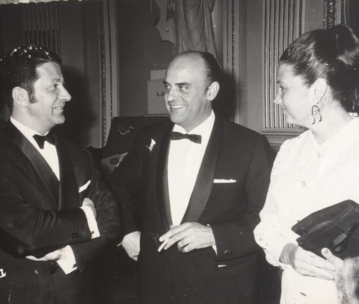 Hoy se celebra el centenario del nacimiento del expresidente de la APC Emilio de la Cruz. La nueva junta directiva  ha pedido al alcalde de la ciudad que a través de la Comisión de Nomenclátor se le dedique una vía pública en su memoria. prensacadiz.org/la-apc-recuerd… #PrensaCádiz