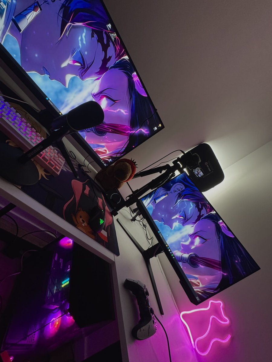 I’m back!

Twitch.tv/IMAngelikaa