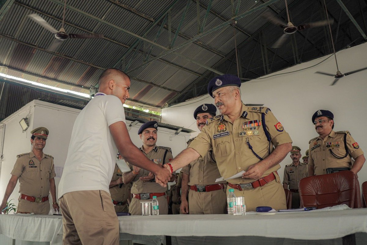 dgpup's tweet image. Interacted with trainee constables at Meerut Police Lines today and congratulated them on becoming part of the world’s largest civilian police force.
I emphasised the importance of the rigorous training they are undergoing — not just as preparation for a career, but as the…