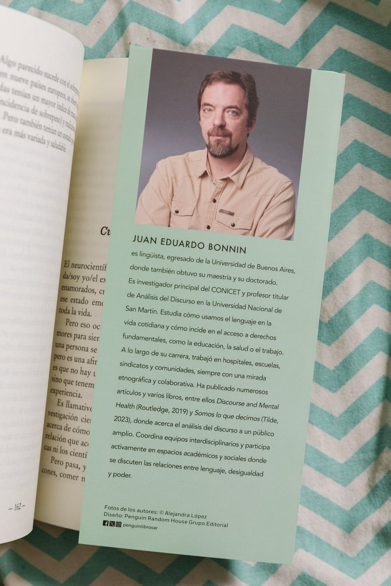 ¿Qué nos enseña la ciencia sobre el amor y el desamor?🤔  El biólogo Fabricio Ballarini y el lingüista Juan E. Bonnin ponen el deseo, los celos, el apego y el desamor bajo la lupa de la ciencia y el lenguaje.

📌 Novedad de julio
📕 En PenguinLibros.com y en librerías