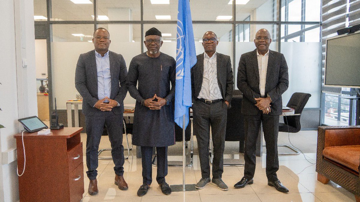 mznaab's tweet image. It was a pleasure meeting @YaoGraham of @3rdworldnetwork #Africa. We found strong common ground on advancing trade and investment strategies that promote value addition and align with regional economic priorities.
Our discussion underscored the urgency of boosting intra-African…