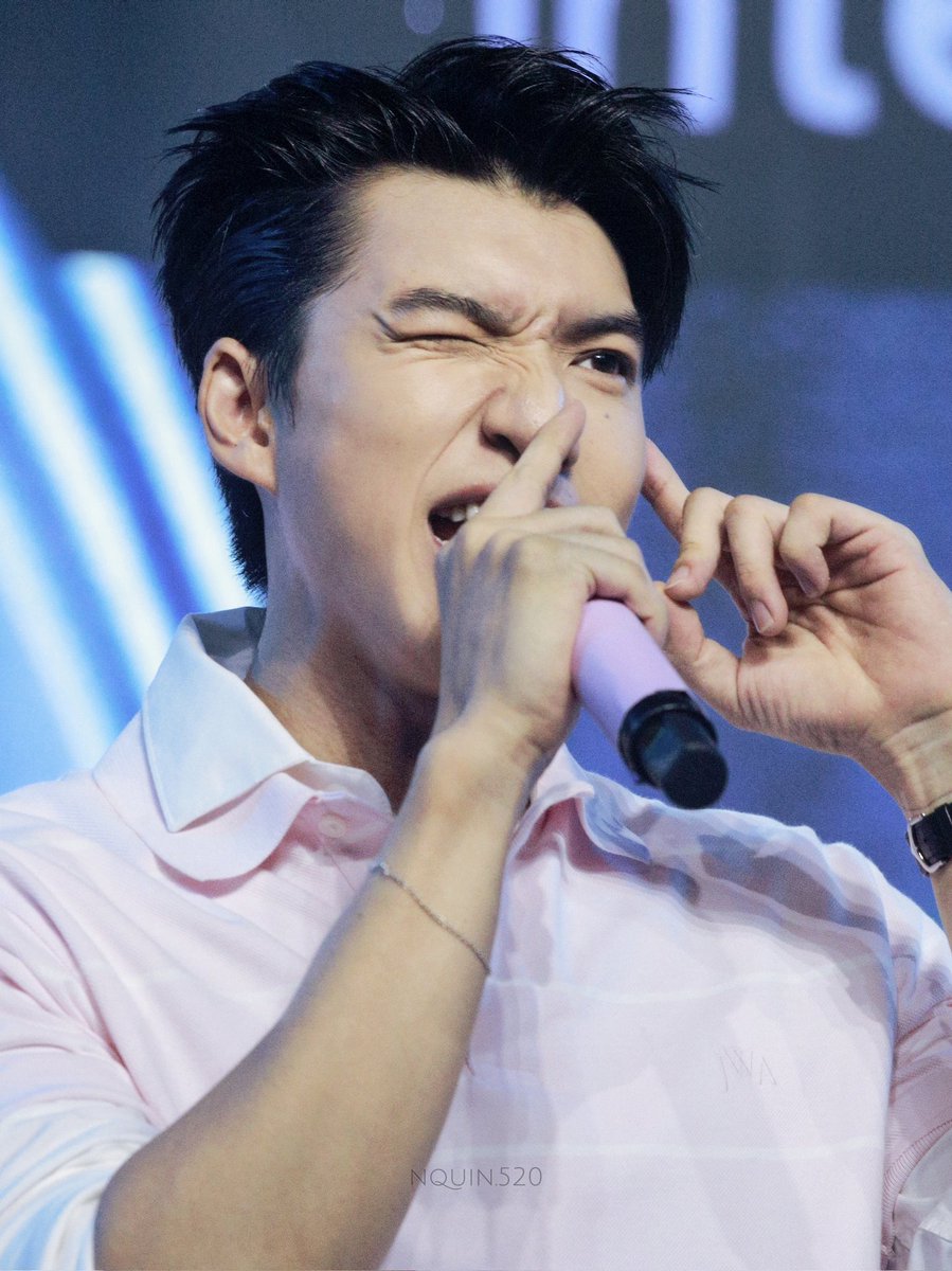 nquin520's tweet photo. [HQ] - SAMSUNG MEET&amp;GREET EVENT
060725 | #HIEUTHUHAI

😉😚 https://t.co/bSeKcqVtzB