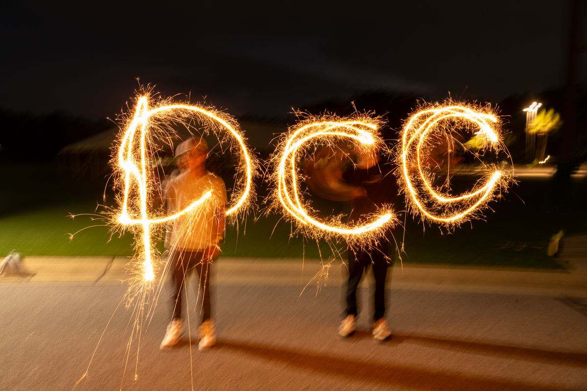 ConnectPCC's tweet image. 🎇 S’mores + sparklers = the perfect way to brighten up a July night.