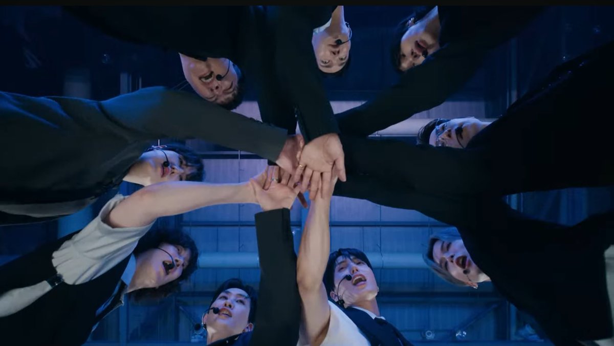 XxAleexTeukxX's tweet photo. ¡EL LUGAR SEGURO DE ELF ES SUPER JUNIOR Y EL DE SUPER JUNIOR ES ELF! 

💙✨ POR MUCHÍSIMOS AÑOS MAS! 

#슈퍼주니어 #SUPERJUNIOR
#SuperJunior25 https://t.co/6GdDtYRjUM