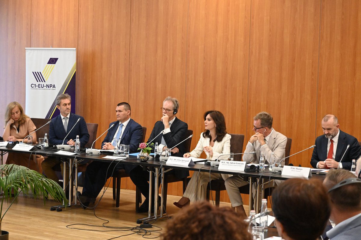 AlbaniaCluster's tweet image. @CSDG_Albania held a roundtable on @SPAK_Albania  performance &amp;amp; integrity exploring how institutional independence &amp;amp; accountability shape the effectiveness of justice in 🇦🇱
 #Independence #Accountability #justice
@EUinAlbania @elisaspiropali @DrejtesiaGovAL  @KLP_al @ILD_Albania