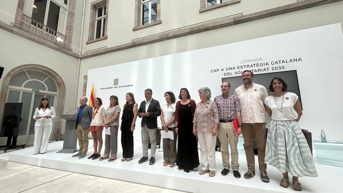 voluntaris.cat (@voluntaris_cat) on Twitter photo <a href="/RamonNicolau1/">Ramon Nicolau</a> <a href="/parlamentcat/">Parlament de Catalunya</a> <a href="/Taula3sector/">Taula Tercer Sector</a> <a href="/ecasacciosocial/">ECAS - Entitats Catalanes d'Acció Social</a> <a href="/associacionsbcn/">CAB</a> <a href="/dsocialscat/">Drets Socials i Inclusió</a> <a href="/eumasconde/">Eulalia Mas Conde</a> <a href="/JOMASU/">JOSEP MASIP SUETS</a> <a href="/jaome22/">efren</a> <a href="/federacioacapps/">ACAPPS</a> <a href="/igualtatcat/">Igualtat i Feminisme</a> <a href="/uramonllull/">U. Ramon Llull (URL)</a> <a href="/aiguesbcnclient/">Aigües de Barcelona</a> <a href="/CaritasCataluny/">Caritas Catalunya</a> <a href="/AuroraMasip/">Aurora Masip</a> <a href="/caritasbcn/">Càritas Barcelona</a> <a href="/FEVillavecchia/">Fundació Villavecchia</a> <a href="/FelipeCamposlh/">Felipe Campos Rubio</a> <a href="/pvoluntariado/">Plataforma del Voluntariado</a> <a href="/entitatecom/">ecom</a> <a href="/CCFundacions/">Coordinadora Catalana de Fundacions</a> <a href="/OTS_org/">OTS | Observatori per a la Transformació Social</a> <a href="/Marategal/">Mar Amate Galvez</a> <a href="/XCNatura/">XCN</a> <a href="/CSC_Consorci/">CSC</a> <a href="/joseprull/">Josep Rull i Andreu</a> <a href="/socialistes_cat/">Socialistes PSC/❤</a> <a href="/JuntsXCat/">Junts per Catalunya🎗</a> <a href="/Esquerra_ERC/">Esquerra Republicana</a> <a href="/SomComuns/">Comuns</a> <a href="/SalutMentalCat/">Salut Mental Catalunya</a> <a href="/pereclavergrup/">Pere Claver Grup</a> <a href="/arrels_stignasi/">Arrels Sant Ignasi</a> <a href="/ArrelsFundacio/">Arrels Fundació</a> ▶️ Tenim clar cap on ha d'anar el voluntariat i ho recollim en un manifest: 'Els onze desafiaments del voluntariat'
Llegiu-ho aquí ✅ voluntaris.cat/documents/mani… <a href="/RamonNicolau1/">Ramon Nicolau</a> <a href="/parlamentcat/">Parlament de Catalunya</a> <a href="/Taula3sector/">Taula Tercer Sector</a> <a href="/ecasacciosocial/">ECAS - Entitats Catalanes d'Acció Social</a> <a href="/associacionsbcn/">CAB</a> <a href="/dsocialscat/">Drets Socials i Inclusió</a> <a href="/eumasconde/">Eulalia Mas Conde</a> <a href="/JOMASU/">JOSEP MASIP SUETS</a> <a href="/jaome22/">efren</a> <a href="/federacioacapps/">ACAPPS</a> <a href="/igualtatcat/">Igualtat i Feminisme</a> <a href="/uramonllull/">U. Ramon Llull (URL)</a> <a href="/aiguesbcnclient/">Aigües de Barcelona</a> <a href="/CaritasCataluny/">Caritas Catalunya</a> <a href="/AuroraMasip/">Aurora Masip</a> <a href="/caritasbcn/">Càritas Barcelona</a> <a href="/FEVillavecchia/">Fundació Villavecchia</a> <a href="/FelipeCamposlh/">Felipe Campos Rubio</a> <a href="/pvoluntariado/">Plataforma del Voluntariado</a> <a href="/entitatecom/">ecom</a> <a href="/CCFundacions/">Coordinadora Catalana de Fundacions</a> <a href="/OTS_org/">OTS | Observatori per a la Transformació Social</a> <a href="/Marategal/">Mar Amate Galvez</a> <a href="/XCNatura/">XCN</a> <a href="/CSC_Consorci/">CSC</a> <a href="/joseprull/">Josep Rull i Andreu</a> <a href="/socialistes_cat/">Socialistes PSC/❤</a> <a href="/JuntsXCat/">Junts per Catalunya🎗</a> <a href="/Esquerra_ERC/">Esquerra Republicana</a> <a href="/SomComuns/">Comuns</a> <a href="/SalutMentalCat/">Salut Mental Catalunya</a> <a href="/pereclavergrup/">Pere Claver Grup</a> <a href="/arrels_stignasi/">Arrels Sant Ignasi</a> <a href="/ArrelsFundacio/">Arrels Fundació</a> ▶️ Tenim clar cap on ha d'anar el voluntariat i ho recollim en un manifest: 'Els onze desafiaments del voluntariat'
Llegiu-ho aquí ✅ voluntaris.cat/documents/mani…