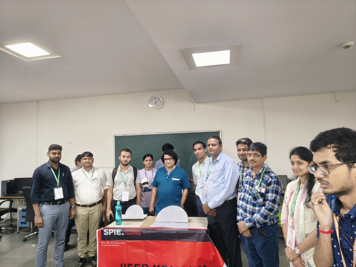 ayanban7's tweet image. Wonderful time spent with KV and JNV teachers with the 'Shadows' learning module in the Teachers Training Workshop organised by the @iiserkol @vigyanpratibha Regional Centre. Hope more such events happen in HEIs throughout the country! @Abhadra7