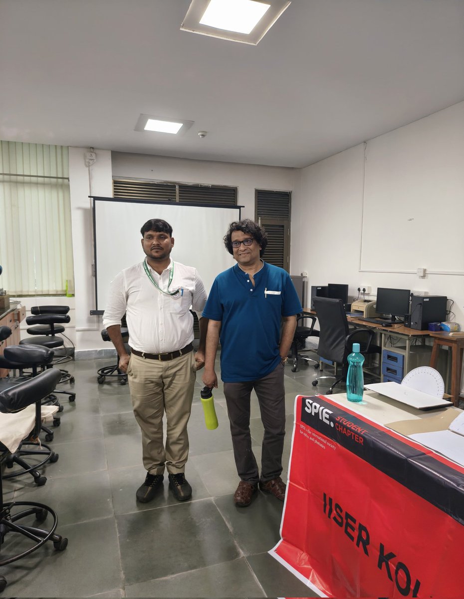 ayanban7's tweet image. Wonderful time spent with KV and JNV teachers with the 'Shadows' learning module in the Teachers Training Workshop organised by the @iiserkol @vigyanpratibha Regional Centre. Hope more such events happen in HEIs throughout the country! @Abhadra7