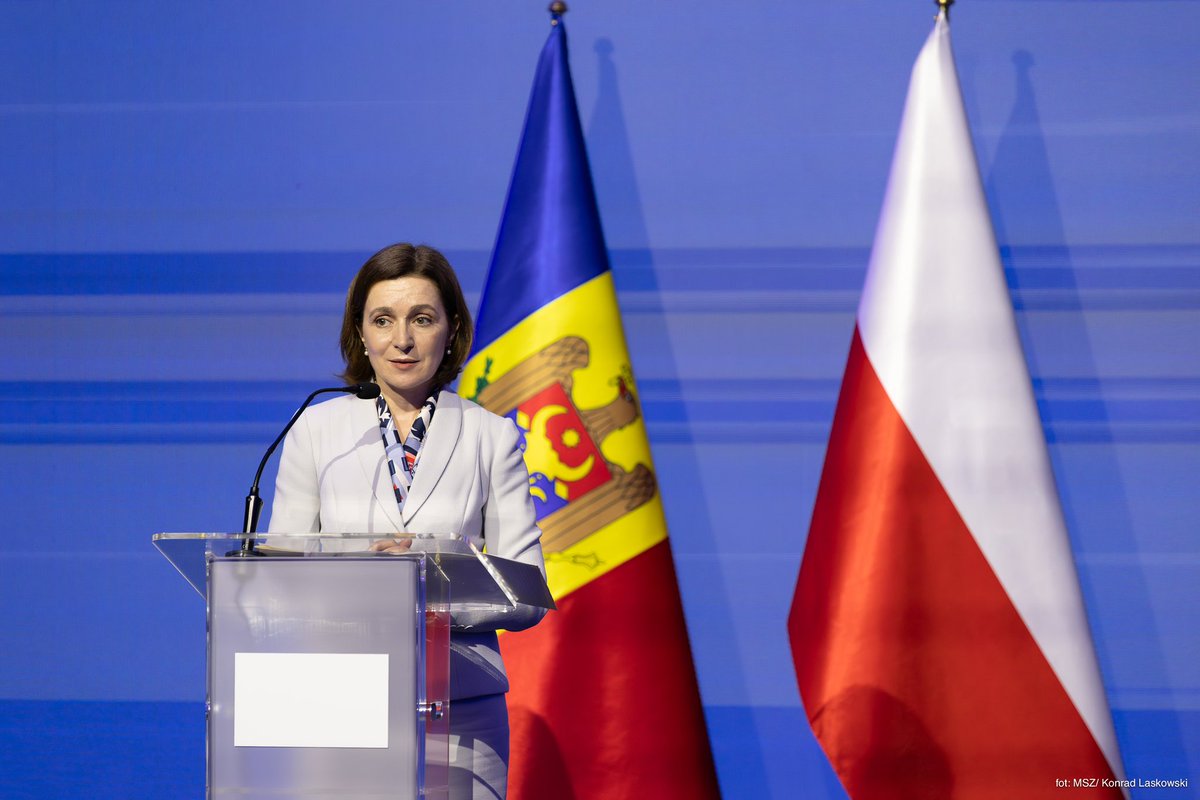 Ministerstwo Spraw Zagranicznych RP 🇵🇱 (@msz_rp) on Twitter photo 💬 Chciałabym pogratulować Polsce udanej prezydencji #poland25eu, która w centrum uwagi postawiła tak ważne sprawy jak bezpieczeństwo, rozszerzenie #UE i obronę europejskich wartości.
| Prezydent Mołdawii 🇲🇩 <a href="/sandumaiamd/">Maia Sandu</a> podczas Narady Kierowników Placówek Zagranicznych 💬 Chciałabym pogratulować Polsce udanej prezydencji #poland25eu, która w centrum uwagi postawiła tak ważne sprawy jak bezpieczeństwo, rozszerzenie #UE i obronę europejskich wartości.
| Prezydent Mołdawii 🇲🇩 <a href="/sandumaiamd/">Maia Sandu</a> podczas Narady Kierowników Placówek Zagranicznych