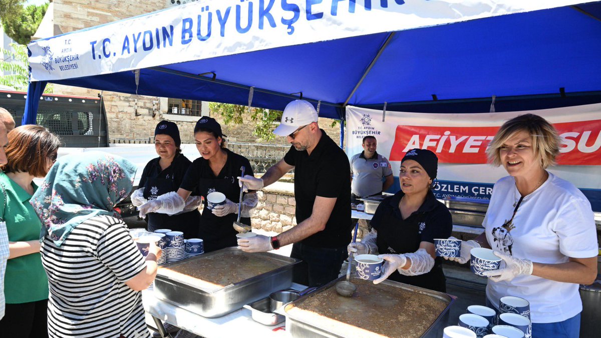 Bu yıl da Muharrem ayında geleneksel aşure ikramını sürdürdük. 💙

Başkanımız Sn. Özlem Çerçioğlu, Muharrem ayının bolluk, bereket, dostluk ve huzur getirmesini temenni etti. 

Detaylar👉aydin.bel.tr