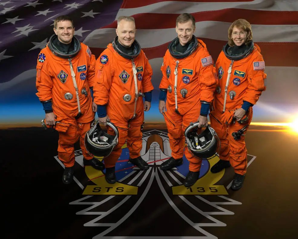 LabPadre's tweet image. Today in 2011, NASA launch the Space Shuttle Atlantis, STS-135, on its 135th and final mission of the American Space Shuttle program, with crew Rex J. Walheim, Douglas G. Hurley, Christopher J. Ferguson, and Sandra H. Magnus. The mission lasted 12 days, 18 hrs, 28 min, 50 sec.
