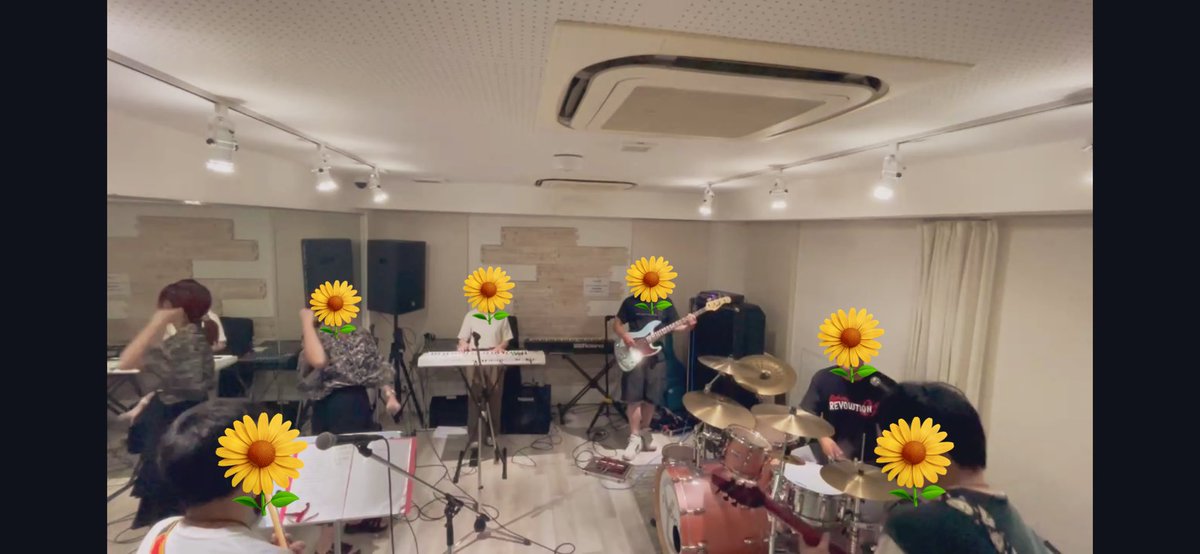 日曜日はみんなで練習でした🙆‍♀️
7/27のライブまであと少し…！
楽しみですね🐝🐝🐝🐝🐝🐝

7/27は4.14にお越しください！
みんなで一緒に遊びましょ〜(ദി⸝⸝◜࿀◝ ⸝⸝)
#広島バンド
#バンド活動中