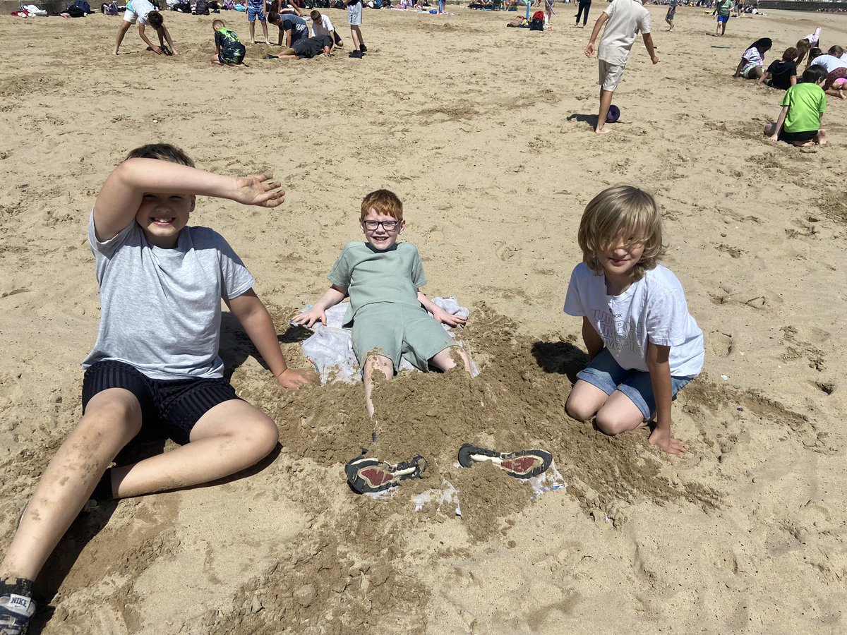 Followed by a sunny afternoon on the beach!🏖️☀️🐚 
<a href="/BoothferryPS/">Boothferry Primary #weareBoothferry</a>