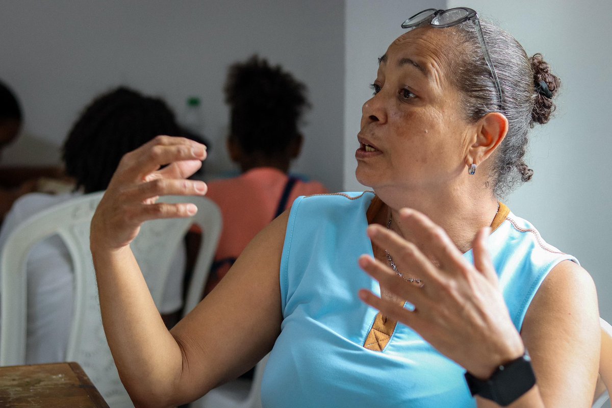 En la Comuna 15, vivimos el tercer encuentro del ciclo Diálogos de Saberes 💬
Junto a mujeres migrantes reflexionamos sobre derechos humanos y migración, reconociendo sus experiencias como saberes valiosos, en un espacio seguro y participativo. 🌎🤝